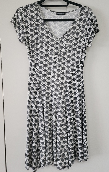 Virginia Key Paris Dress - Picture 7 of 11